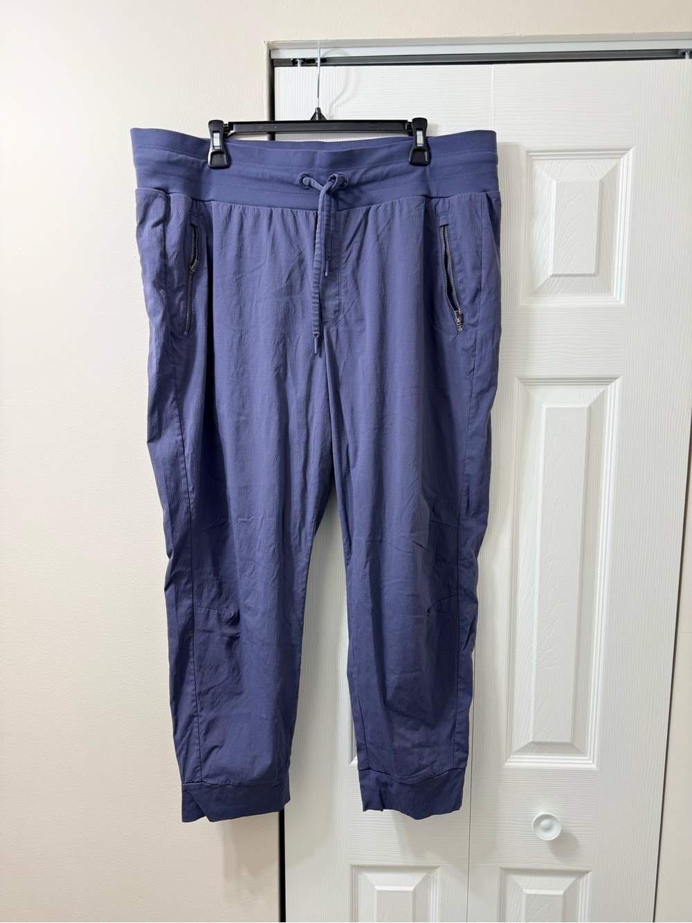 Athleta Drawstring Zip-Pocket Joggers